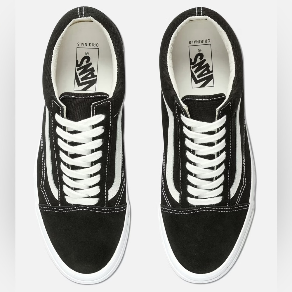 USED 7/10 Vans Old Skool LX Black and White